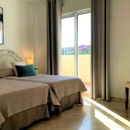 Penthouse Bermuda 2 Holiday home Estepona