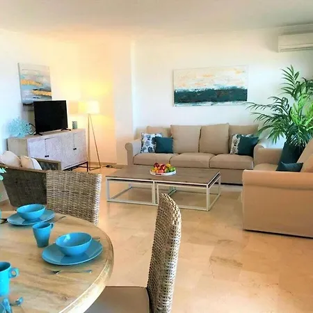 Penthouse Bermuda 2 Holiday home Estepona